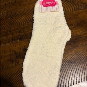 Extra Butter Cream Fuzzy Socks